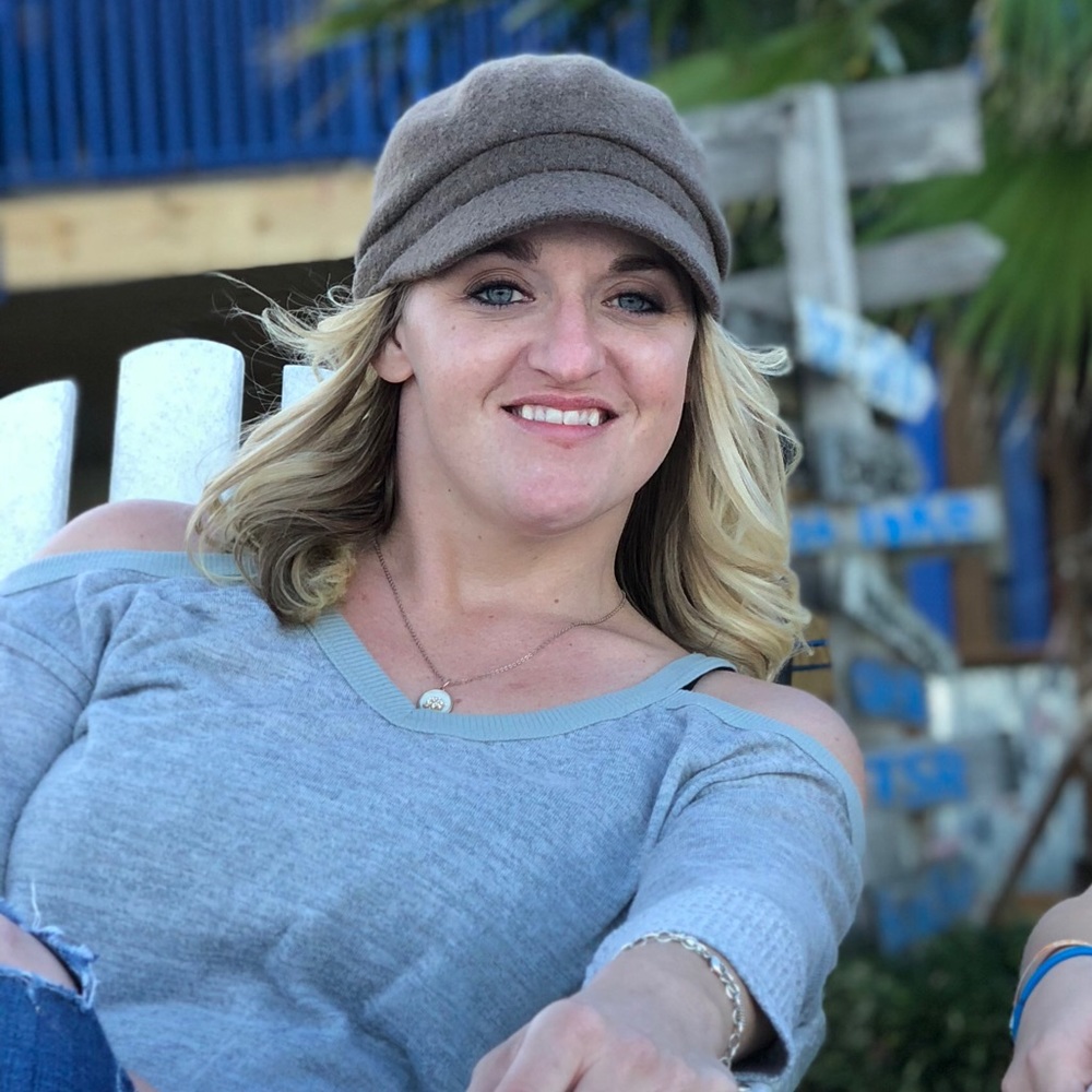 Meet your Posher, Amanda raye
